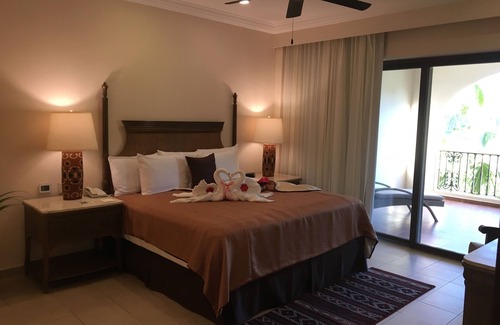 Loreto Resort | Villa del Palmar Loreto: Oceanfront 2-Bedroom Suite Awaits