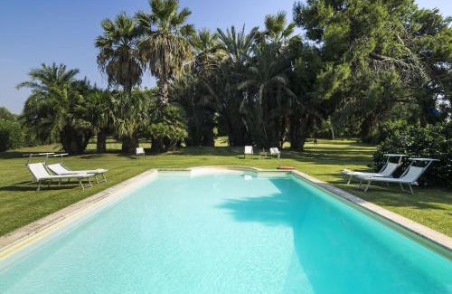 Costa Saracena-Castelluccio Villa | Discover Villa Del Parco: Family-Friendly & Pet Welcoming