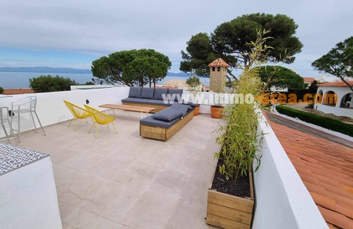 L'Escala House | Villa Del Sol: Poolside Relaxation with Spectacular Views
