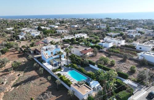 Torre Suda Villa | Villa del Sole: Family-Friendly Haven with Ocean View