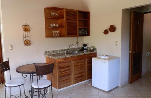 Playa Hermosa Hotel | Discover Villa del Sueño: Ocean Views & Inviting Pool