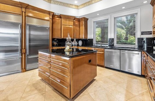 Birch Park Finger Streets House | Experience Villa Delfine: Waterfront Mansion Retreat