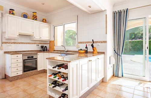 Mar Azul Villa | Villa Delfino: Family-Friendly Retreat with Private Pool