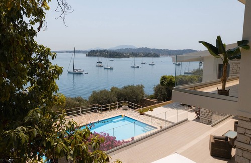 Kommeno Villa | Villa Dell Amore - Private dock - Private Pool - Seafront