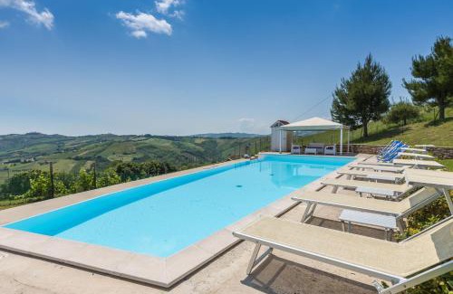Montalto delle Marche Villa | Villa delle Rose: Oceanfront Retreat with Top Guest Ratings