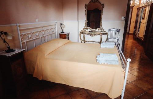 Trepuzzi Bed & Breakfast | Villa Delle Palme: Pet-Friendly Getaway with Pool & High Ratings