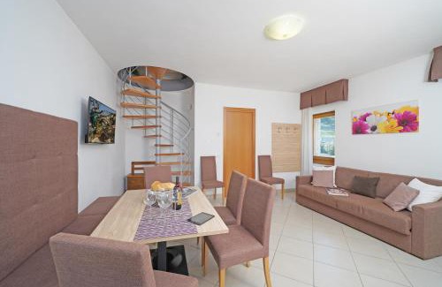 Tremosine Apartment | Villa delle Querce: Pet-Friendly Retreat with Ocean Views