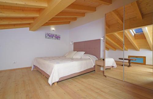 Tremosine Apartment | Villa delle Querce: Pet-Friendly Retreat with Ocean Views
