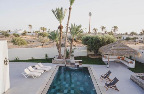 Aghir House | Exceptional Villa des Deux Oliviers: Oceanfront Family Retreat