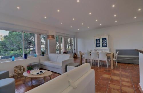 La Croix-Valmer Apartment | Oceanfront Escape at Villa des Fontenelles - 4-Star Comfort