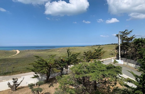 Bretignolles-sur-Mer Villa | Villa Des Dunes: Oceanfront Retreat with Spa & Breakfast!