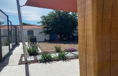 Les Sables d'Olonne Apartment | Elegant Villa des Huniers with Ocean View & Pool Access