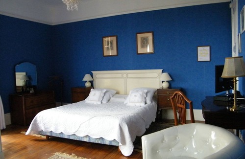 Saint-Felix House | Villa des Iris: Top-Rated Retreat with Family-Friendly Amenities