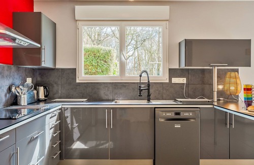 Saint-Briac-sur-Mer House | Unwind at Villa des Neuf Plages with Oceanfront Bliss