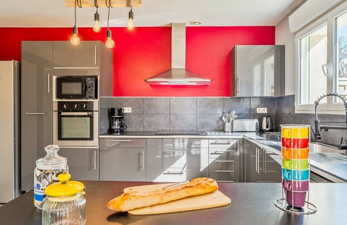 Saint-Briac-sur-Mer House | Unwind at Villa des Neuf Plages with Oceanfront Bliss