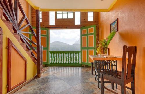 Palmiste Hotel | Relax at Villa Des Pitons with Pool and Ocean View