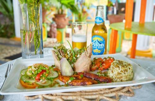 Palmiste Hotel | Relax at Villa Des Pitons with Pool and Ocean View