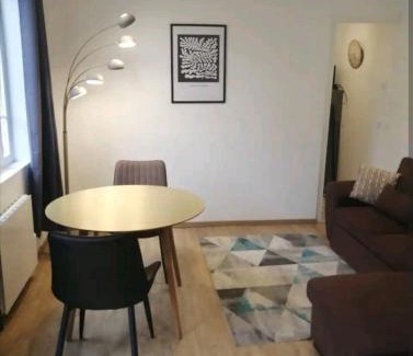 Saint-Charles du Port Apartment | Villa des Roses - Elegant T2 with Garden View