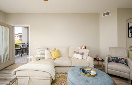 Desert Ridge Apartment | Inviting Villa Desert Ridge Condo with Pool & Breakfast