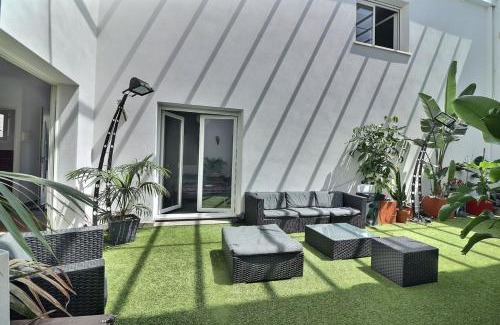 Le Cres Villa | Villa Design le Crès: Pet-Friendly Retreat with Ocean Views