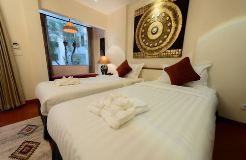 Luang Prabang Hotel | Family-Friendly Villa Deux Rivieres with Breakfast Included