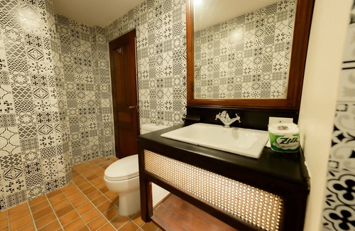 Luang Prabang Hotel | Family-Friendly Villa Deux Rivieres with Breakfast Included