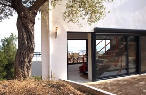 Sithonia House | Villa with Breathtaking Views of Mount Athos and the Sea