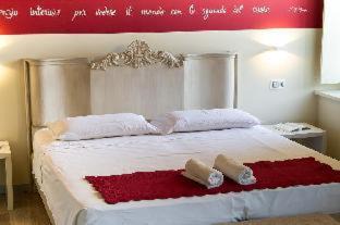 Cazzano Tramigna House | Villa di Cazzano - Guest Rated 10/10 with Hot Tub Access