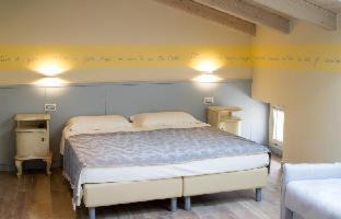 Cazzano Tramigna House | Villa di Cazzano - Guest Rated 10/10 with Hot Tub Access
