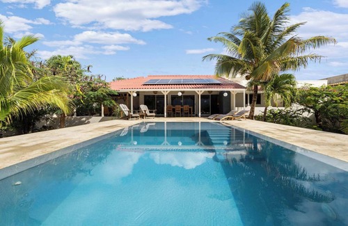 Santa Barbara Villa | Villa Di Dos Kas with a refreshing private pool