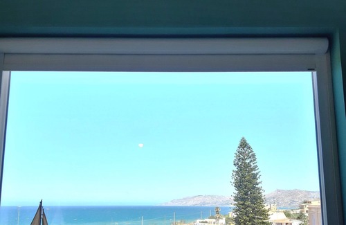 Licata Apartment | Oceanfront Villa di Eracle with Sea View for Families