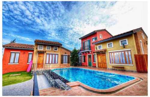 Nong Nam Daeng House | Experience Villa Di Montagna: Poolside Retreat Awaits