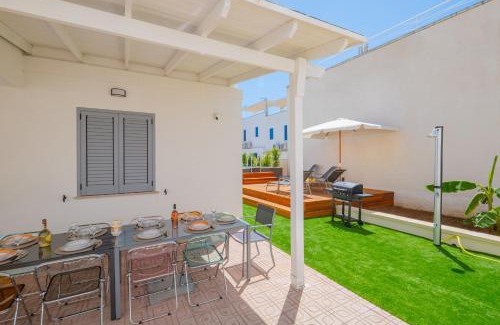 Santa Maria di Leuca Apartment | Idyllic Villa di Punta Leuca with Oceanfront Pool Access