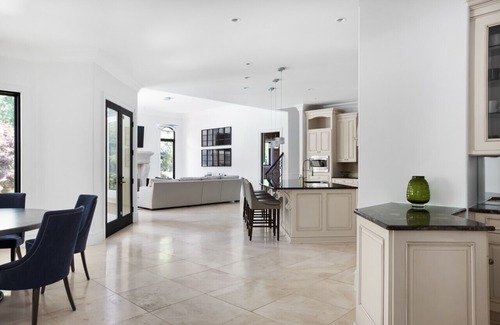 North Raleigh House | Villa Di Raleigh - Pool + Pickleball + Sauna + Gym