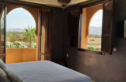 Ait Faska House | Relax at Villa Diaf Johanne: Family-Friendly with Pool & Spa