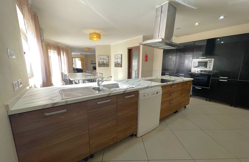 High Ridge Villa | Unforgettable Villa Diamantina in St. Julian's Awaits