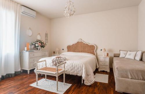 Forte dei Marmi Bed & Breakfast | Villa Diletta B&B: Unwind with Ocean Views & Hot Tub