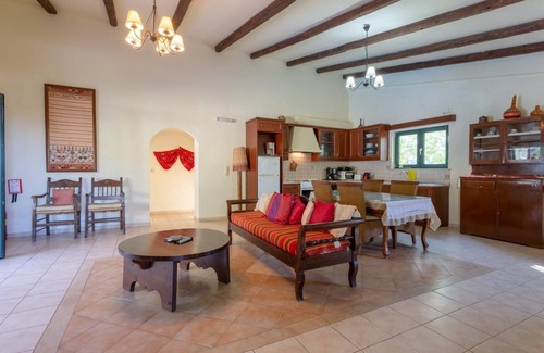 Vlichada Villa | Villa Dimitrios: Family-Friendly Retreat with Ocean Views