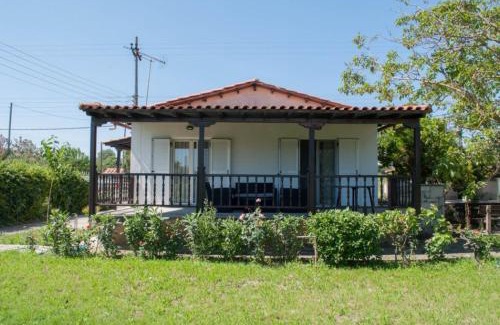 Ormos Panagias House | Oceanfront Villa Dimitris: Guest Rated 9/10 for Families