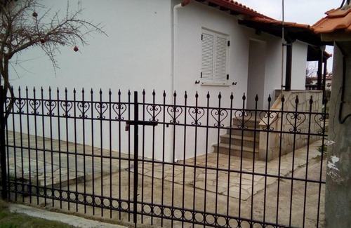 Ormos Panagias House | Oceanfront Villa Dimitris: Guest Rated 9/10 for Families