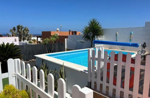 Costa de Antigua Villa | Oceanfront Villa Dinateli with Pool & Pet-Friendly Options