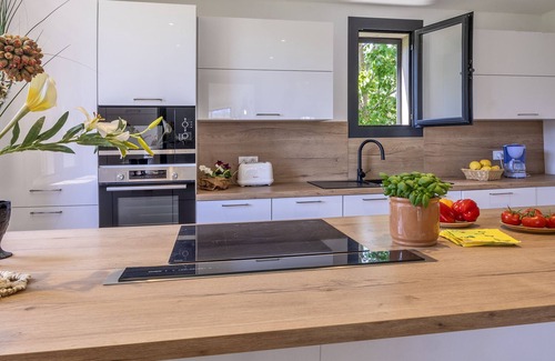 Figarella Villa | Villa Diorite: Elegant Stay Steps from Miomo Beach