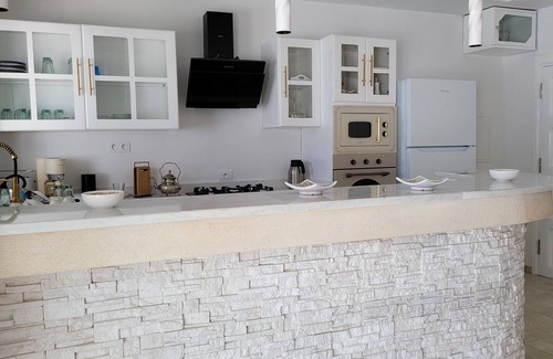 Arkou House | Villa Djerbienne: Oceanfront Retreat with Private Pool