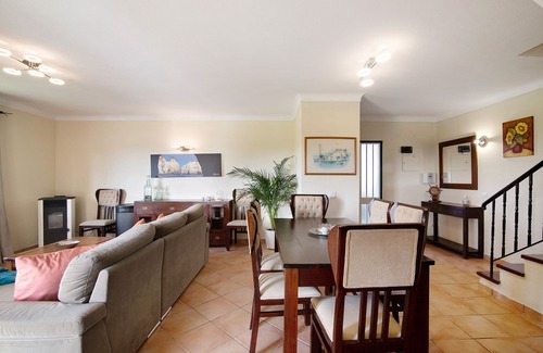 Pera Villa | Villa "do Poco": Oceanfront Escape with Pool & Wi-Fi