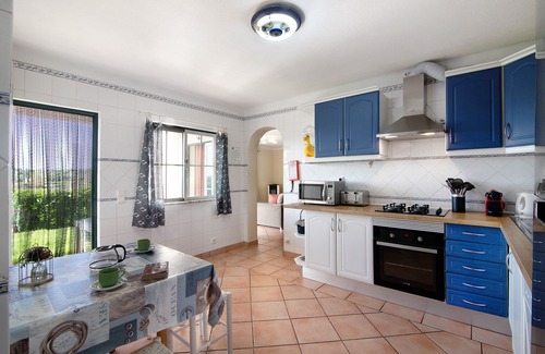 Pera Villa | Villa "do Poco": Oceanfront Escape with Pool & Wi-Fi