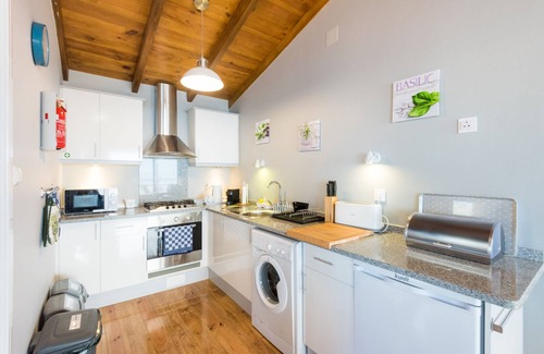 Arco da Calheta Apartment | Villa do Pombal: Poolside Paradise with Breathtaking Views