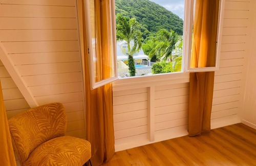 Sainte-Anne Villa | Villa dO Sainte Anne: Poolside Oasis Near the Beach