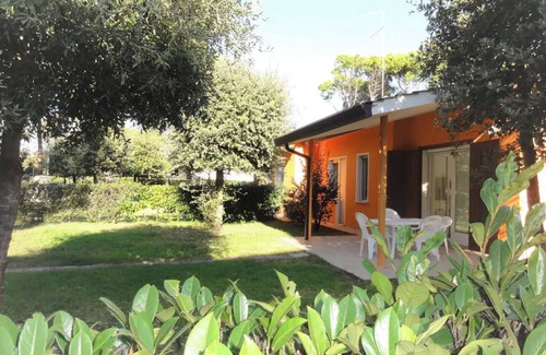Bibione Pineda Apartment | Villa Dogi Bibione Pineda: Family Retreat with Ocean Views