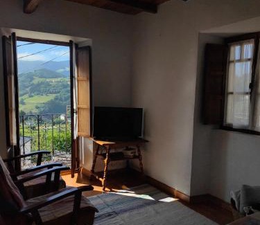 Prelo House | Family-Friendly Villa Doiras with Pet Accommodations