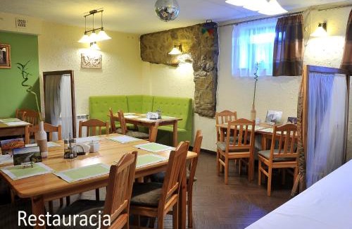 Sanok Villa | Charming Villa Dom Julii: Family-Friendly with Breakfast